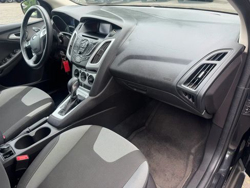 Used 2014 Ford Focus SE w/ SE Sport Package FWD image 26