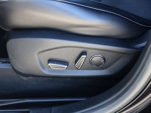 Used 2019 Ford Edge ST image 21