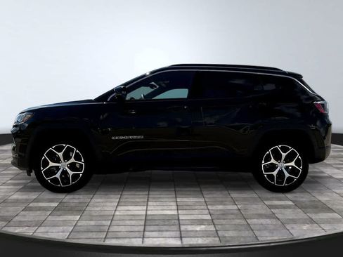 Used 2024 Jeep Compass Limited AWD/4WD image 4