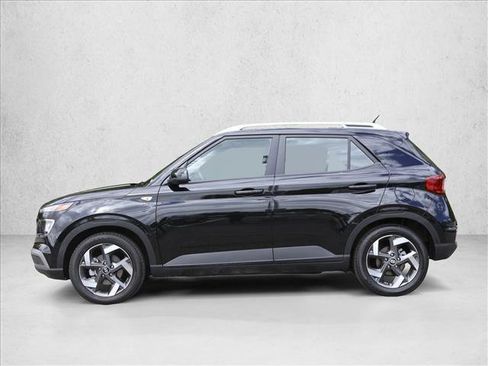 Certified 2026 Hyundai Venue SEL FWD image 8