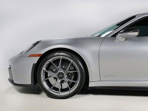 Certified 2022 Porsche 911 GT3 RWD image 32