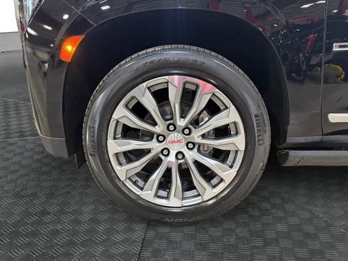 Used 2021 GMC Yukon Denali w/ Denali Premium Package image 15