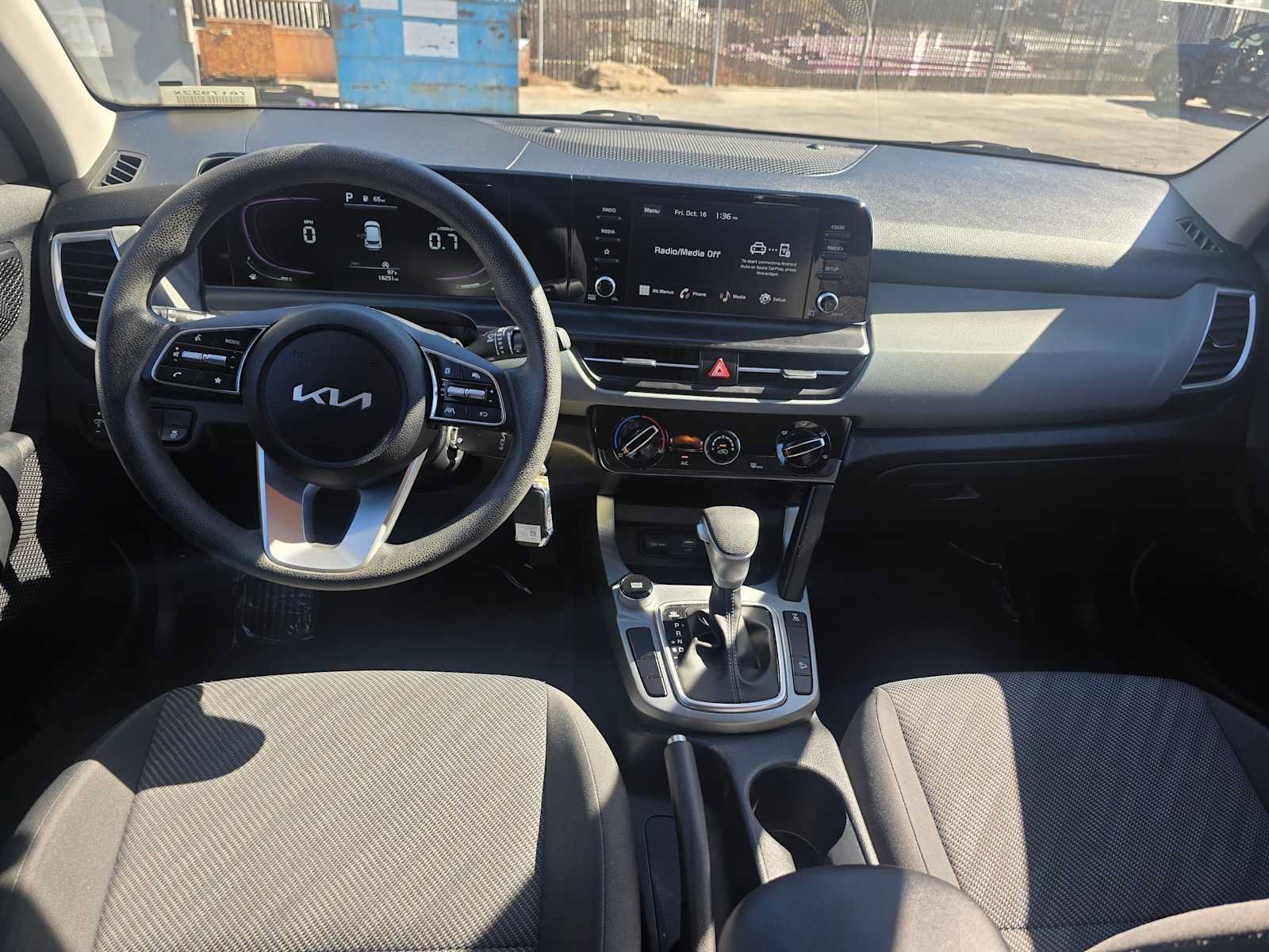 Used 2024 Kia Seltos LX AWD/4WD image 18