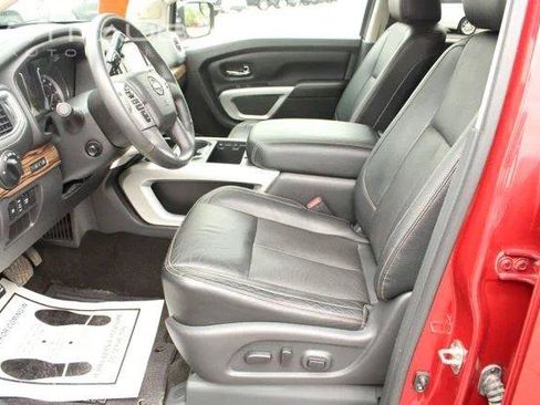 Used 2018 Nissan Titan SL AWD/4WD image 16