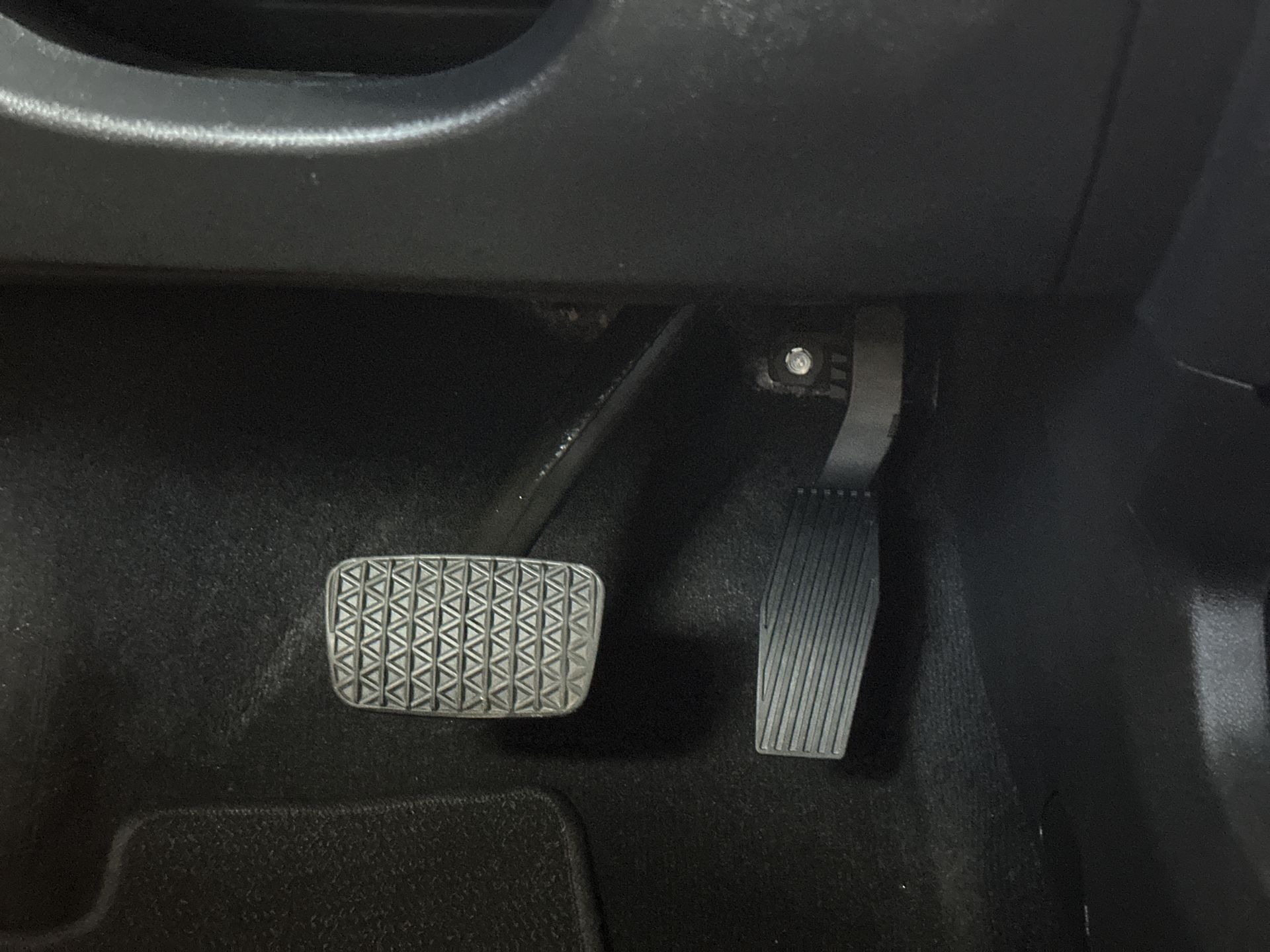 Certified 2024 Chevrolet Equinox EV RS FWD image 17