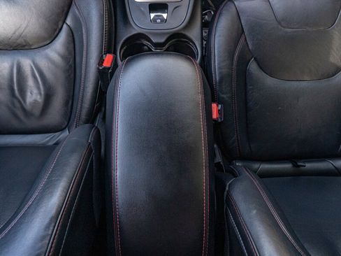 Used 2015 Jeep Cherokee Trailhawk w/ Comfort/Convenience Group image 32