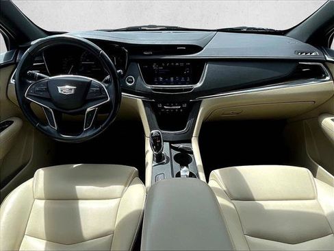 Used 2019 Cadillac XT5 FWD image 12