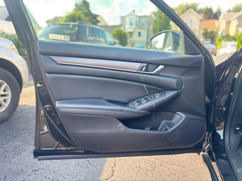 Used 2020 Honda Accord LX image 7