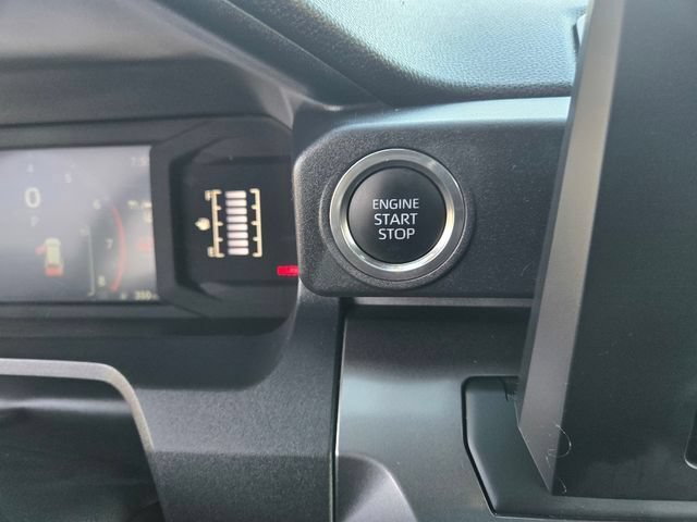 Certified 2025 Toyota 4Runner SR5 AWD/4WD image 18