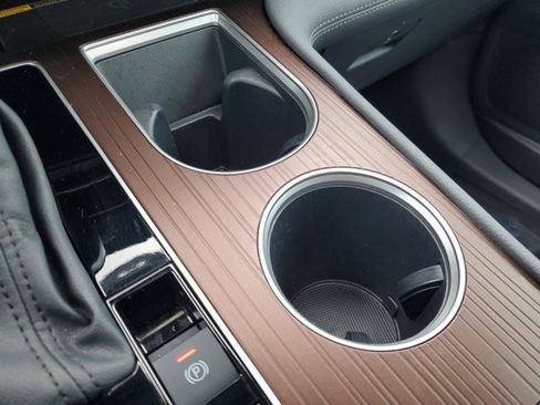 Used 2024 Toyota Sienna XLE image 22