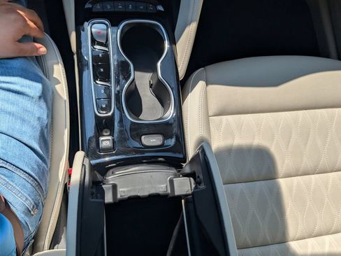 Used 2023 Buick Envision Avenir AWD/4WD image 12