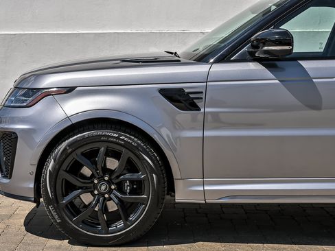 Used 2022 Land Rover Range Rover Sport SVR AWD/4WD image 10
