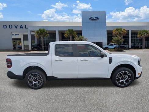 New 2025 Ford Maverick Lariat image 2