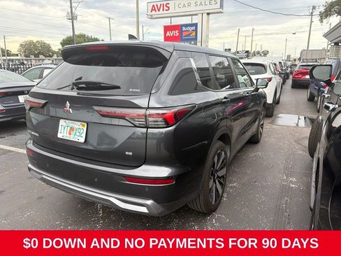 Used 2025 Mitsubishi Outlander SE AWD/4WD image 3
