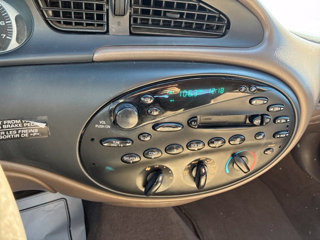 Used 1999 Ford Taurus SE FWD image 21