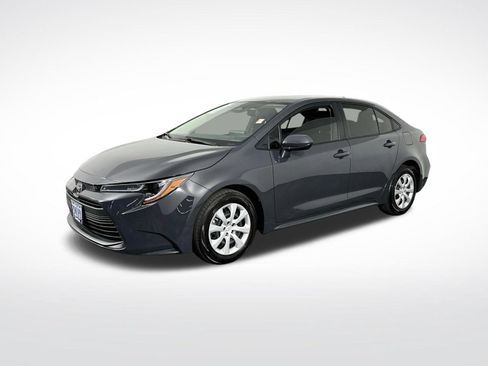 Used 2023 Toyota Corolla LE FWD image 4