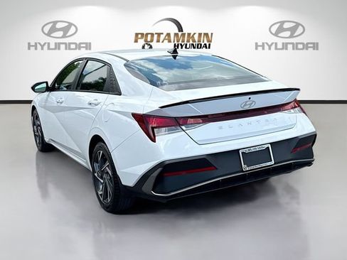 Certified 2025 Hyundai Elantra Sport FWD image 7