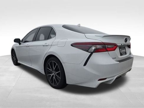 Used 2023 Toyota Camry SE image 8