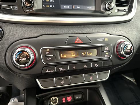 Used 2020 Kia Sorento S FWD image 19
