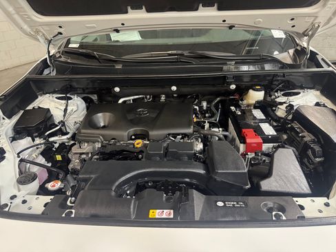 Certified 2025 Toyota RAV4 XLE w/ Convenience Package FWD image 21