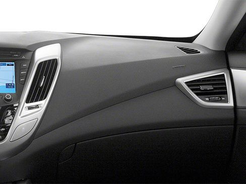 Used 2013 Hyundai Veloster FWD image 20