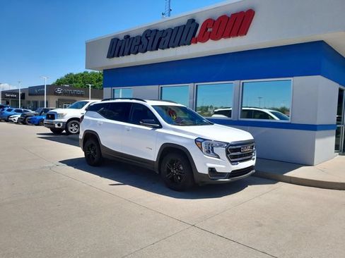 Used 2024 GMC Terrain AT4 w/ Tech Package AWD/4WD image 2