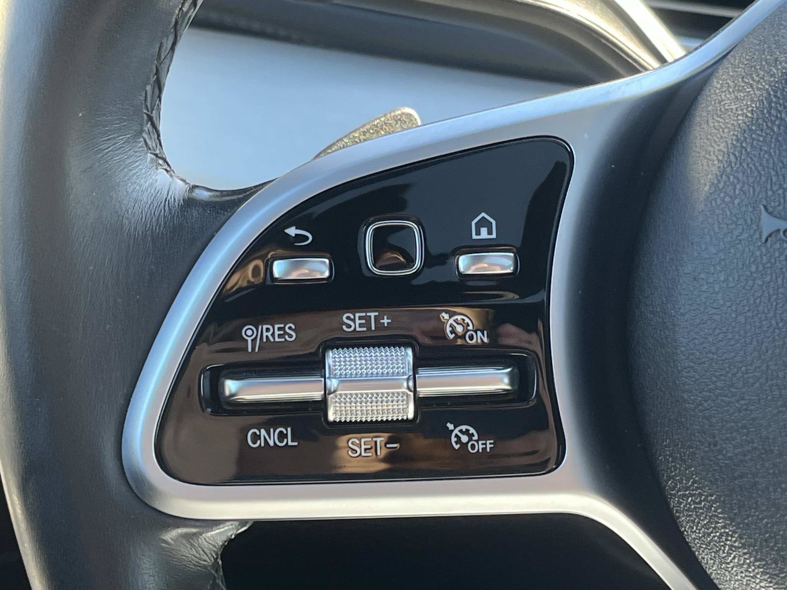 Certified 2020 Mercedes-Benz GLE 350 4MATIC image 42