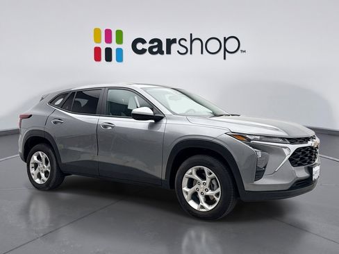 Used 2025 Chevrolet Trax LS w/ LS Convenience Package FWD image 7