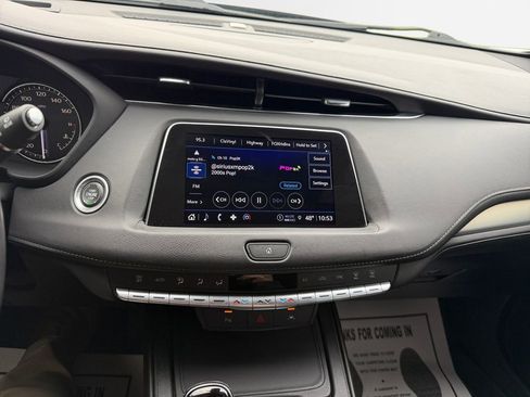 Used 2023 Cadillac XT4 Premium Luxury image 22