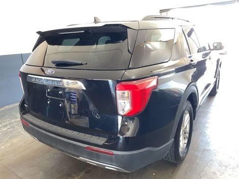Used 2023 Ford Explorer XLT w/ Equipment Group 202A RWD image 4