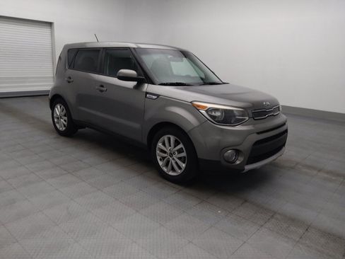 Used 2019 Kia Soul + FWD image 11