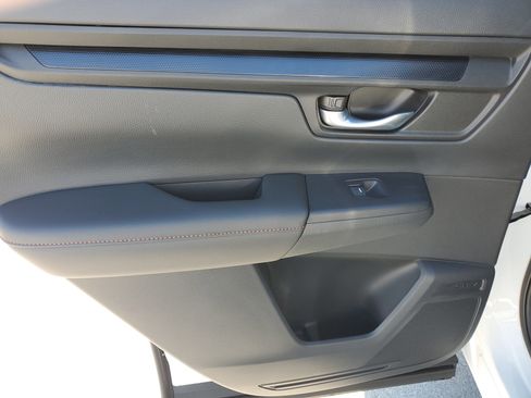 Used 2025 Honda CR-V Sport image 15