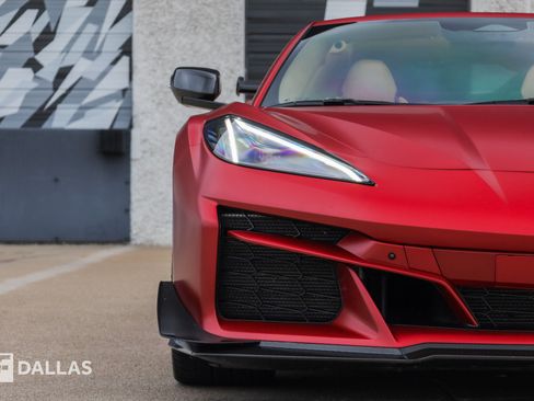 Used 2025 Chevrolet Corvette Z06 RWD image 5