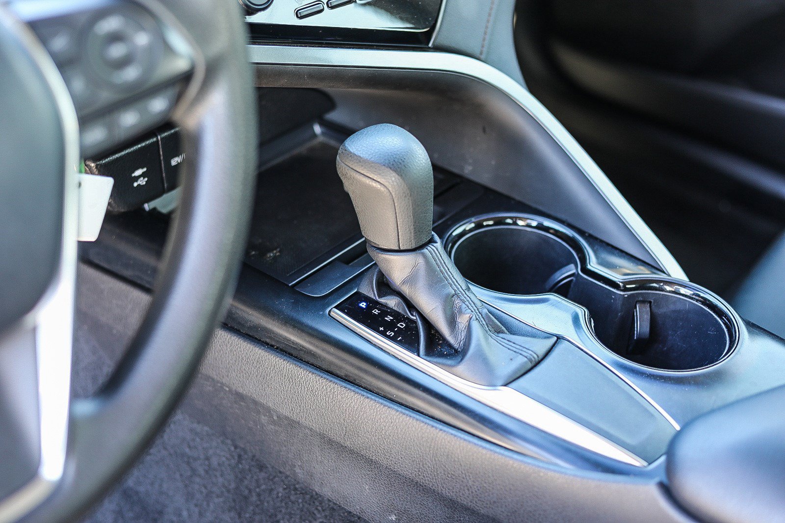 Used 2019 Toyota Camry LE w/ Carpet Mat Package FWD image 19