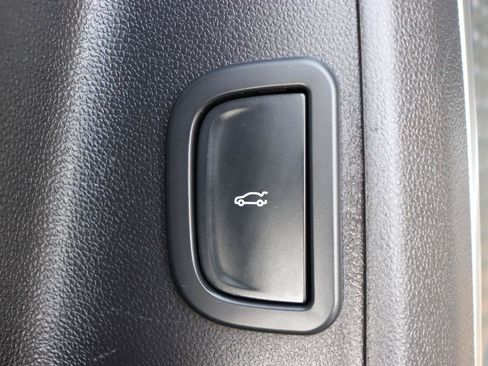 Used 2025 Buick Enclave Preferred AWD/4WD image 54