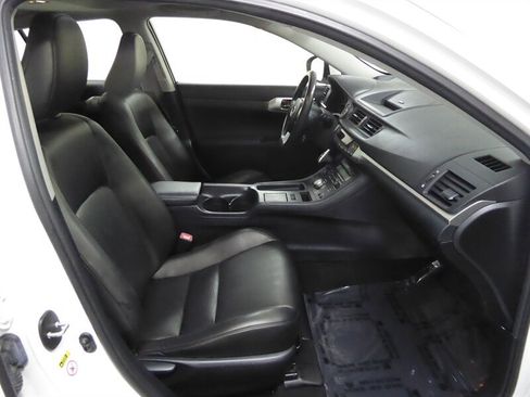 Used 2012 Lexus CT 200h Premium image 22