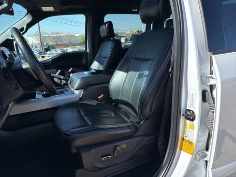 Used 2018 Ford F150 Lariat w/ Equipment Group 502A Luxury image 14