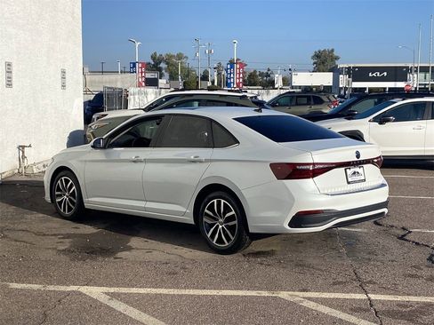 New 2026 Volkswagen Jetta SE image 4