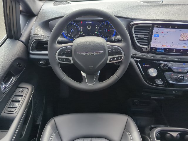 New 2026 Chrysler Pacifica Select FWD image 7
