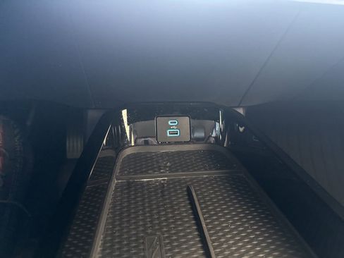 Used 2021 Ford Mustang Mach-E Select image 22