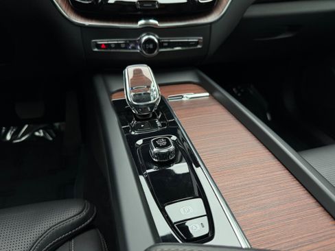 Certified 2023 Volvo XC60 B5 Ultimate AWD/4WD image 16