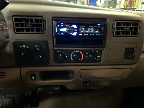 Used 2004 Ford F350 Lariat image 14