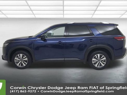 Used 2025 Nissan Pathfinder SL image 9