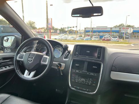Used 2017 Dodge Grand Caravan GT image 14