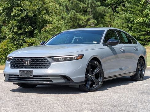 Used 2023 Honda Accord Sport image 4