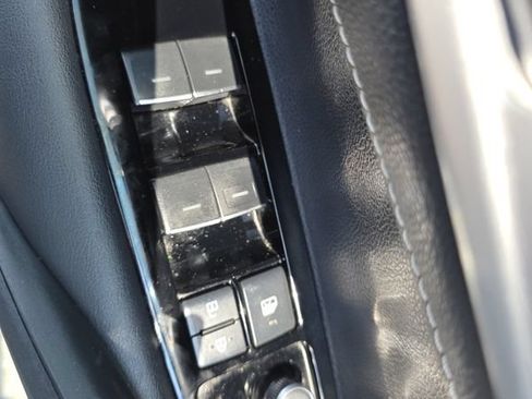 Used 2019 Toyota Corolla SE FWD image 20