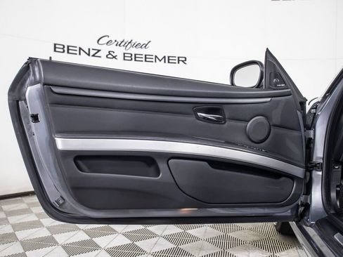 Used 2011 BMW 335i Convertible image 18