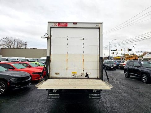 Used 2016 Chevrolet Express 3500 image 8