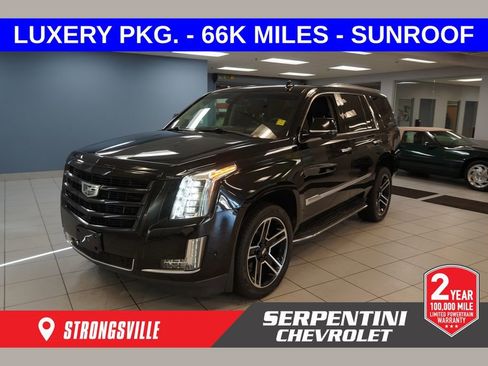 Used 2019 Cadillac Escalade Luxury AWD/4WD image 1