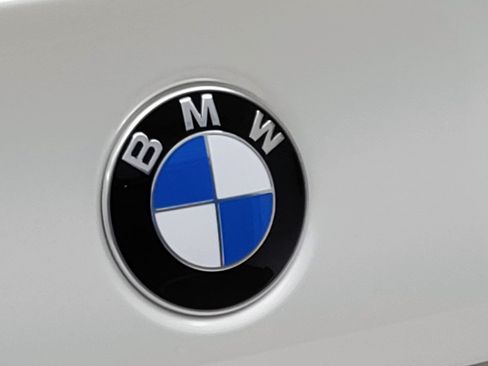 Used 2026 BMW 530i w/ Convenience Package RWD image 9